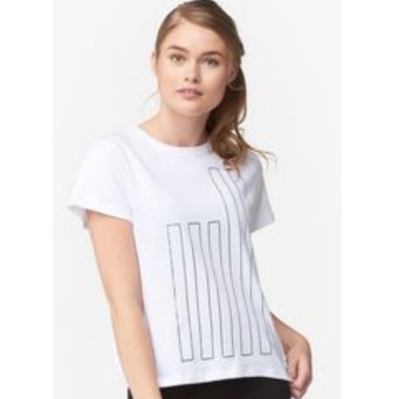 NWT Kardashian Good‎ American Goodies Fitted flag Tee Size XS - Picture 1 of 7